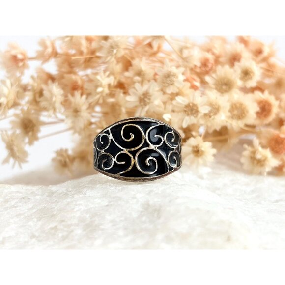 Silver Toned Scrolled Swirly Resin Inlay Unisex Vintage Ring - sz 7 - Picture 8 of 9